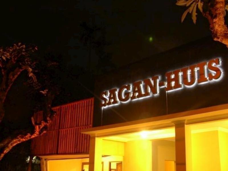 Sagan Huis Hotel Yogyakarta Buitenkant foto