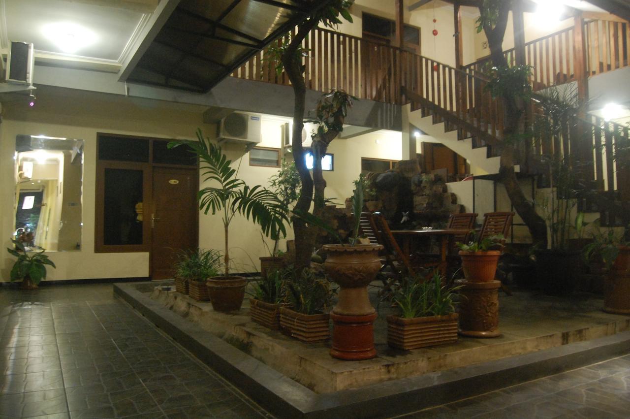 Sagan Huis Hotel Yogyakarta Buitenkant foto