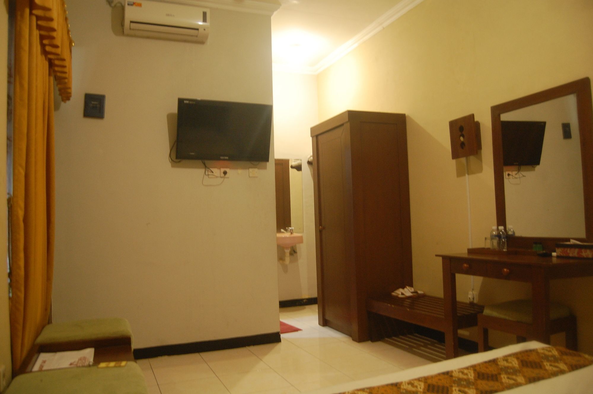 Sagan Huis Hotel Yogyakarta Buitenkant foto